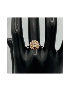 Anello in oro rosa con margherita