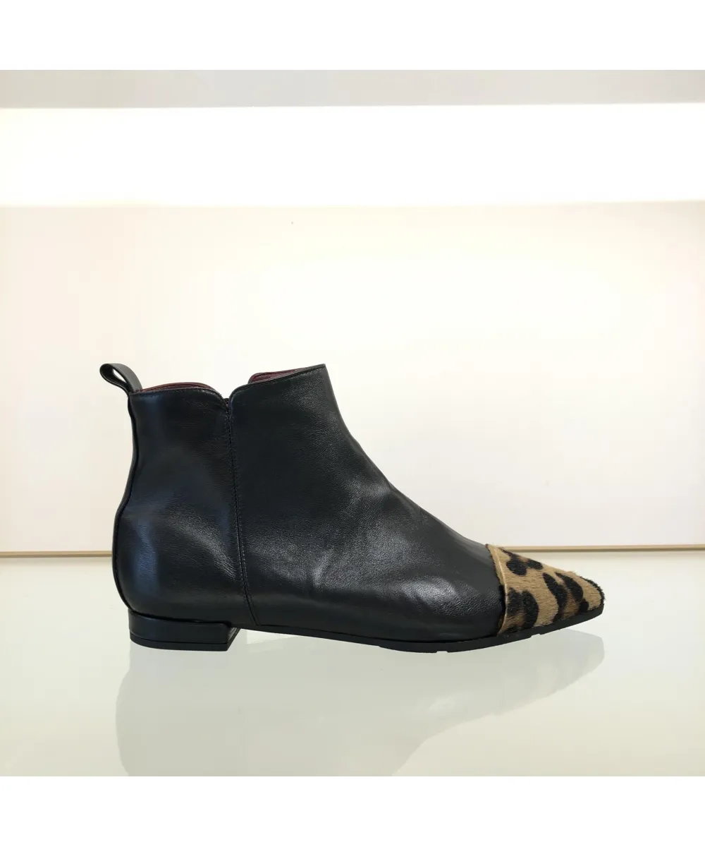 Stivaletto Punta Maculata Nero