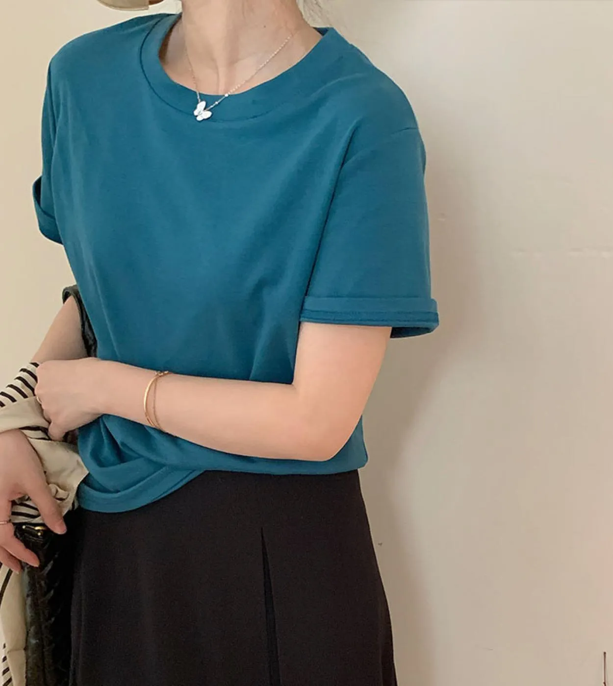 T-shirt casual estiva moda O collo manica corta donna 2023 T-shirt semplice T-shirt allentata tinta unita Blusas Abbigliamento e